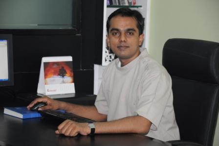 8dr_alaap_shah_[bds_mds_mips]_specialist_dentist_india_1